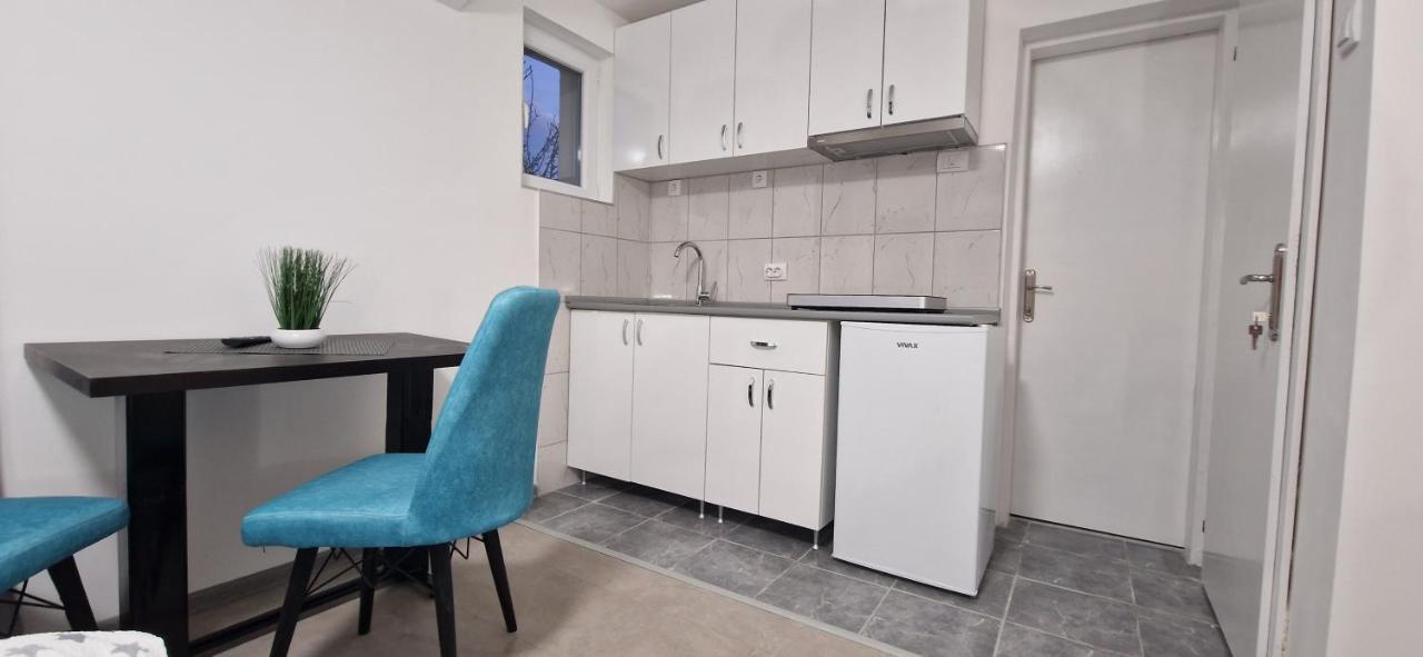 Apartmani Ostojic Vrdnik Εξωτερικό φωτογραφία