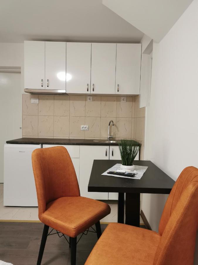 Apartmani Ostojic Vrdnik Εξωτερικό φωτογραφία