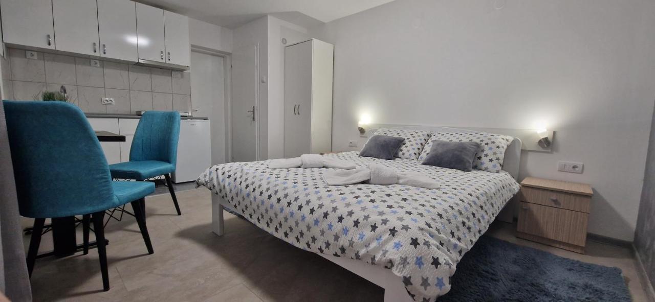 Apartmani Ostojic Vrdnik Εξωτερικό φωτογραφία