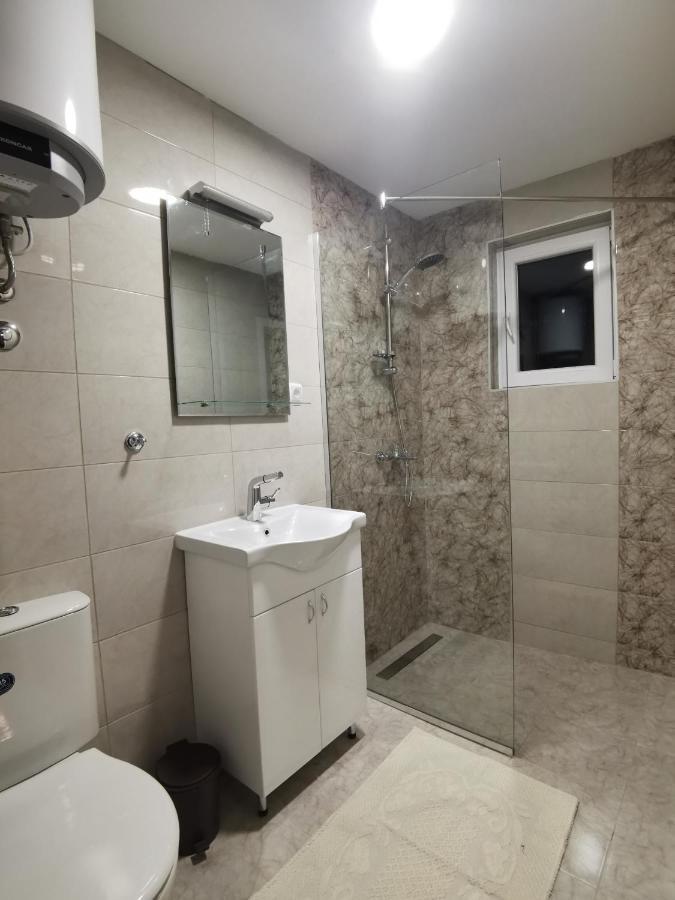 Apartmani Ostojic Vrdnik Εξωτερικό φωτογραφία